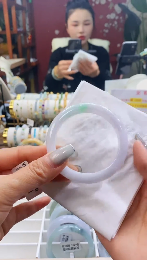 【闪购商品】翡翠手镯未镶嵌104白底青52-54/10.6*7.5