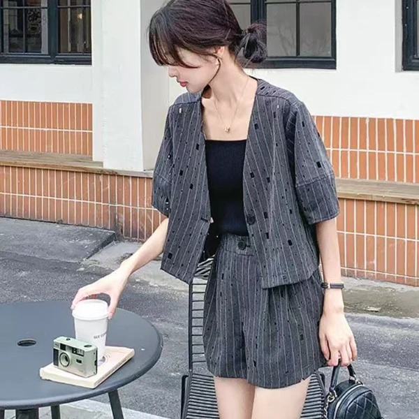 《喜番》9688气质高级感减龄遮肚子显瘦短裤两件套