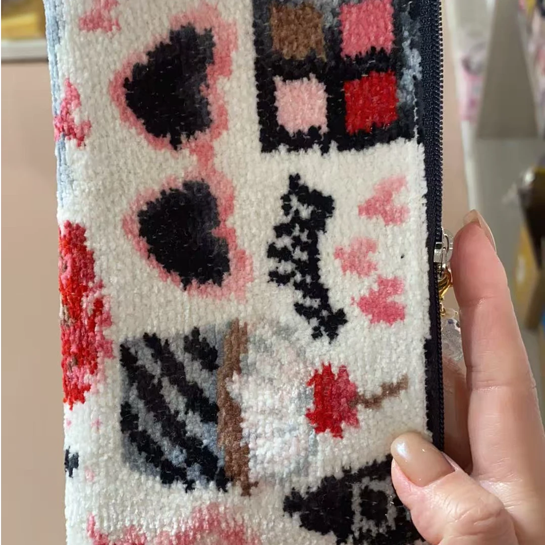 卡通图案笔袋款毛巾零钱包