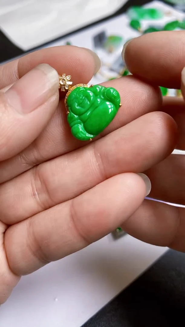 【闪购商品】翡翠颈饰未镶嵌佛公