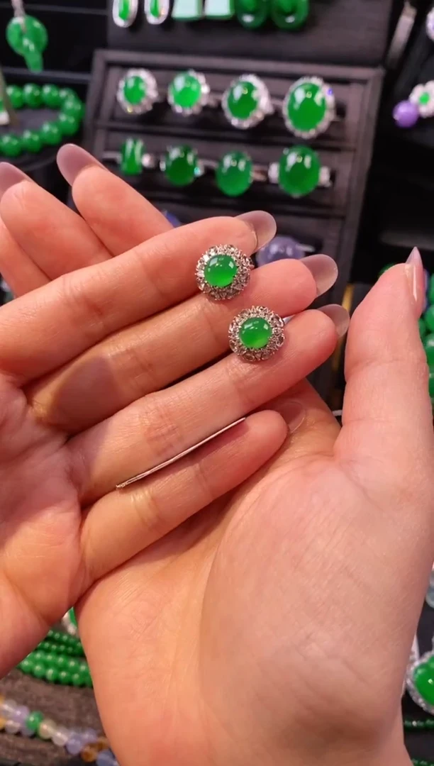 18K金镶嵌翡翠耳饰蛋面耳钉5102212