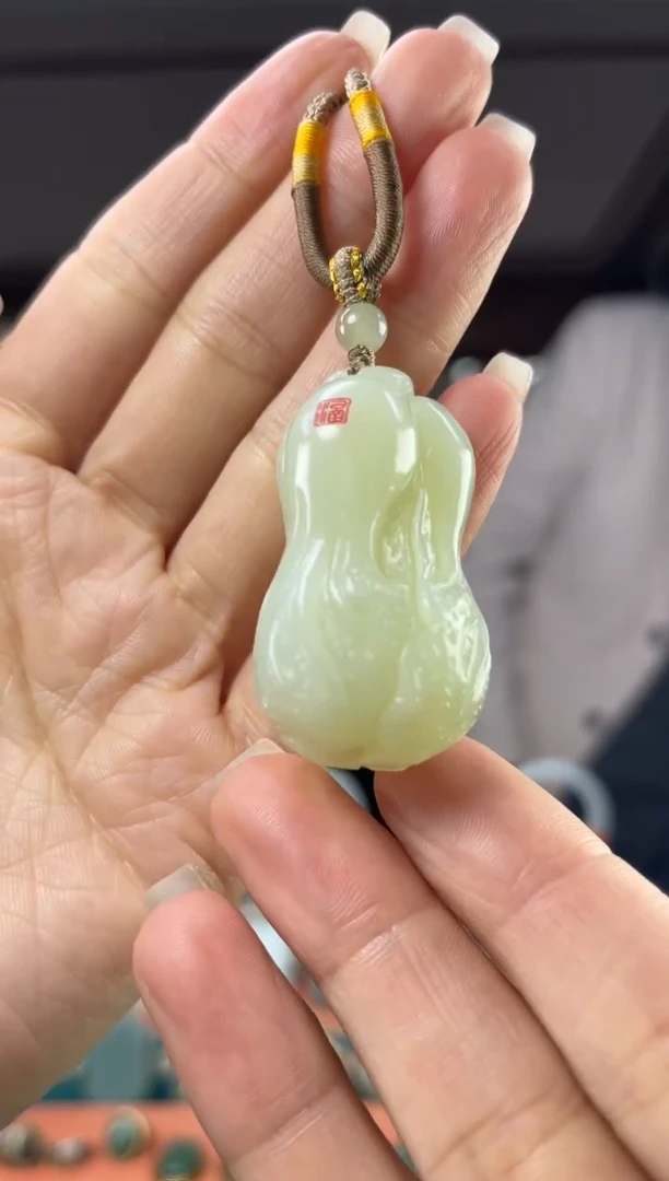 颈饰未镶嵌和田玉佩佩