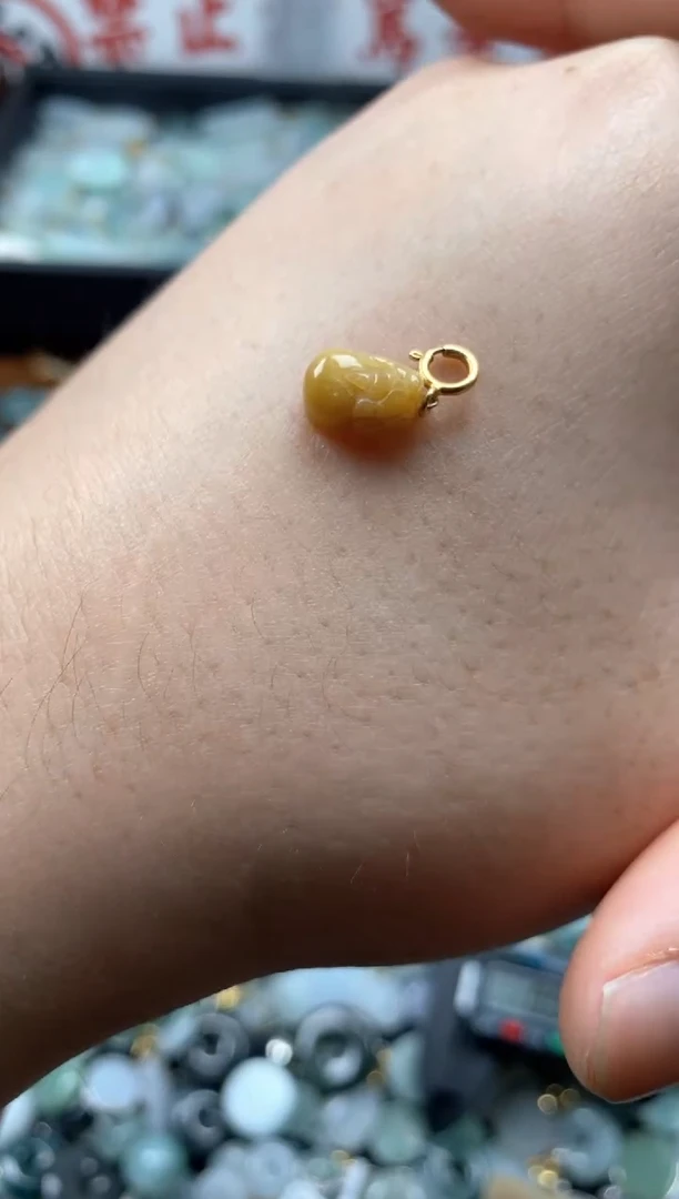 【闪购商品】翡翠颈饰未镶嵌哥哥