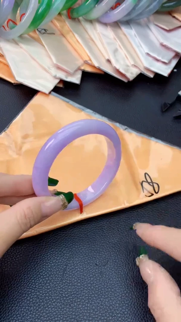 翡翠手镯未镶嵌0667609562
