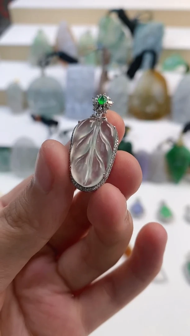 【闪购商品】翡翠颈饰18K金镶嵌天然缅甸A货翡翠吊坠