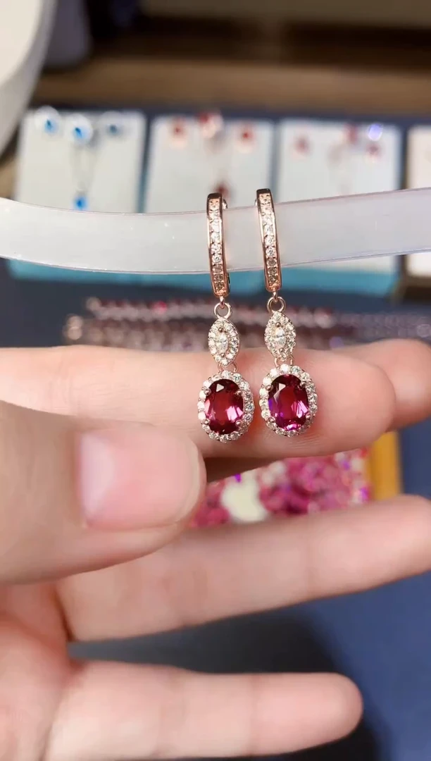 银S925镶嵌耳扣石榴石天然镁铝