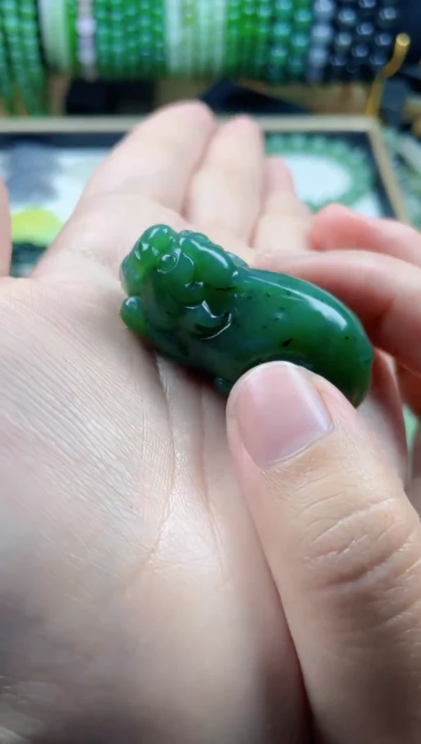 颈饰未镶嵌和田玉碧玉貔貅