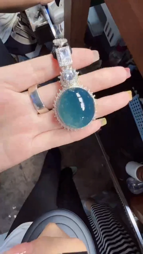 未镶嵌定制翡翠翡翠A货有轻微色差属于正常现象，蛋面多样性发货1
