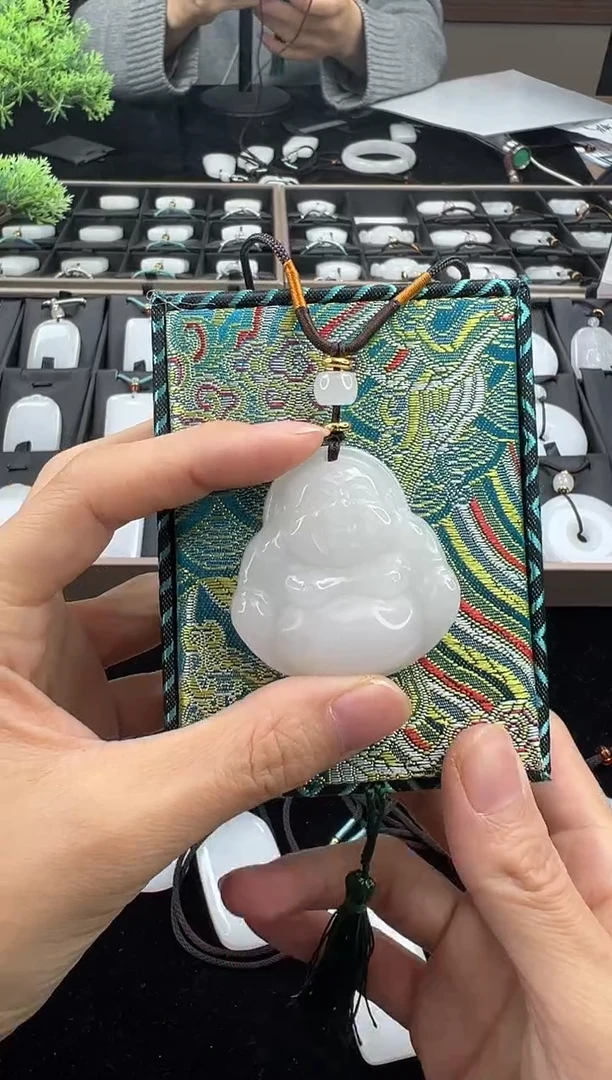 未镶嵌手绳石英质玉（金丝玉）1