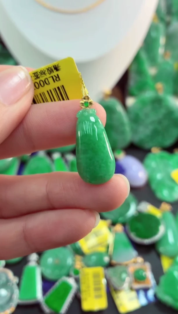 吊坠(不含链)18K金镶嵌翡翠天然缅甸翡翠A货