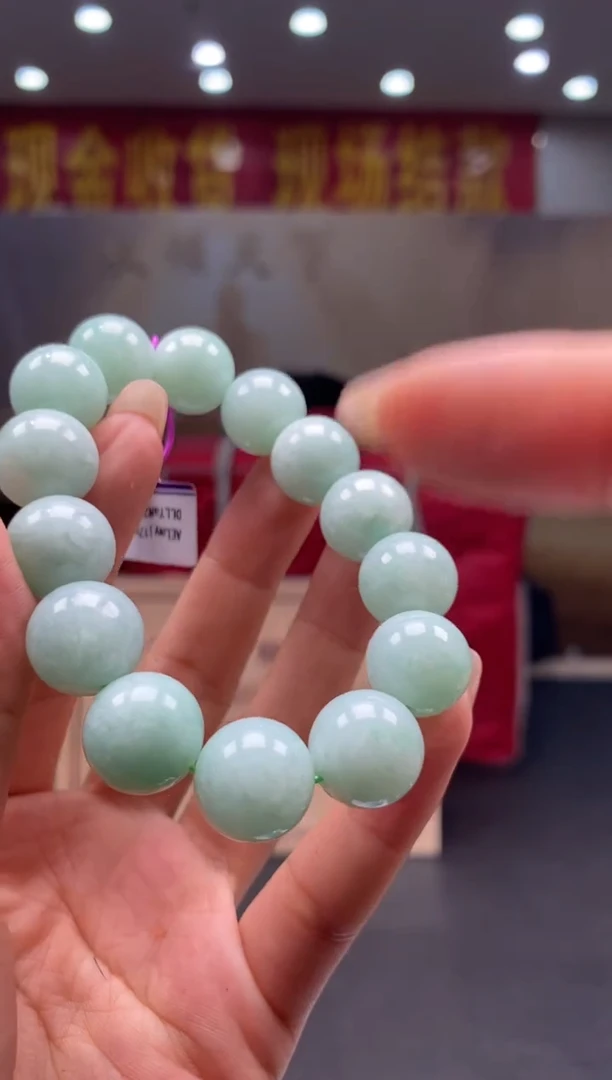 【闪购商品】翡翠颈饰未镶嵌********245