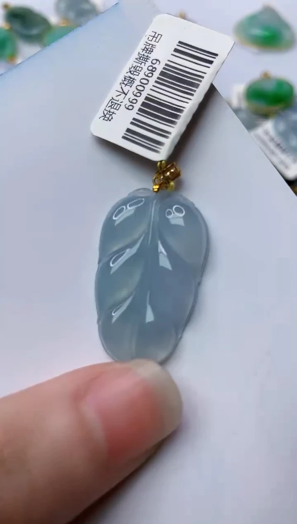 【闪购商品】翡翠颈饰18K金镶嵌58............