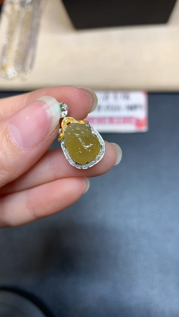 【闪购商品】翡翠颈饰18K金镶嵌【无鉴赏期