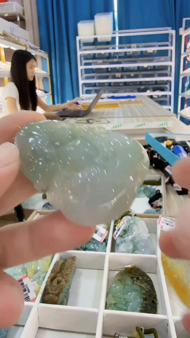 翡翠未镶嵌吊坠(不含链)174