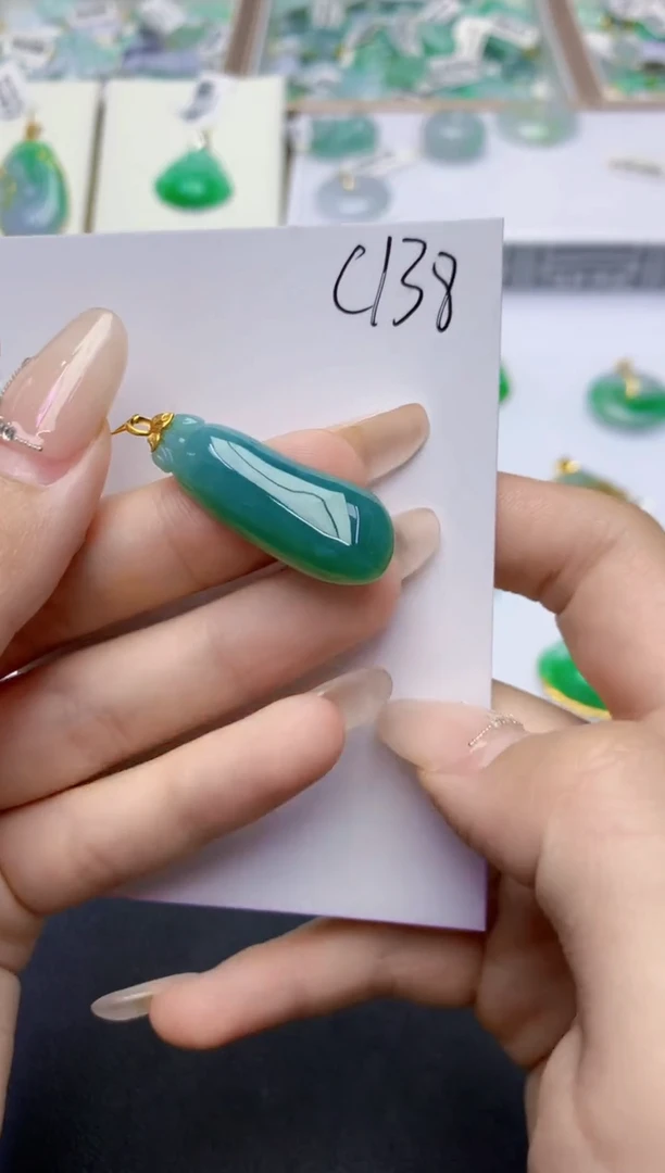 翡翠18K金镶嵌颈饰天然缅甸A货翡翠