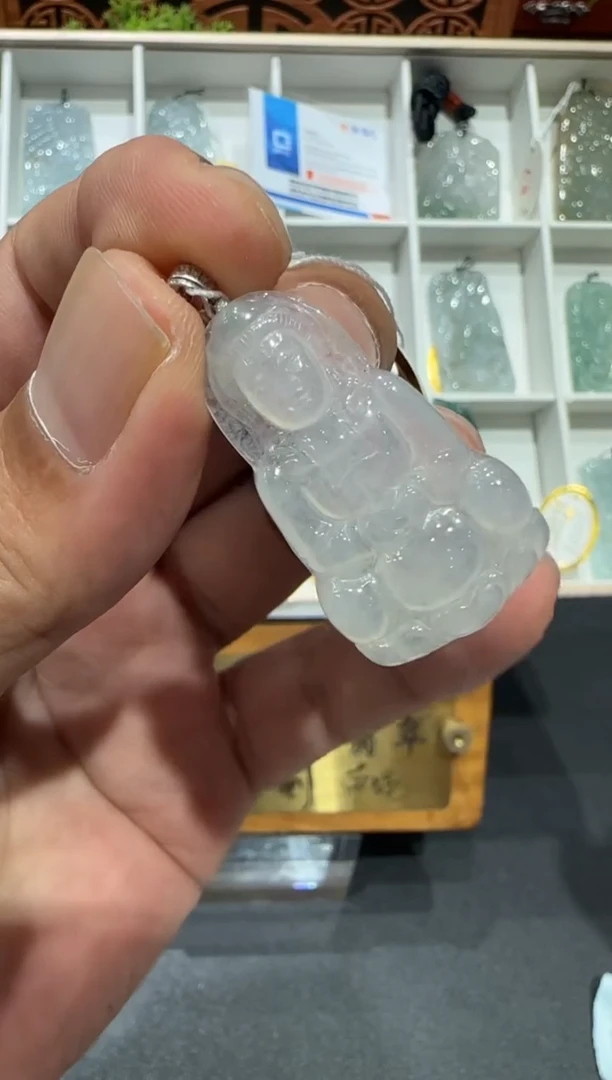 18K金镶嵌挂件翡翠A货翡翠多样性孤品