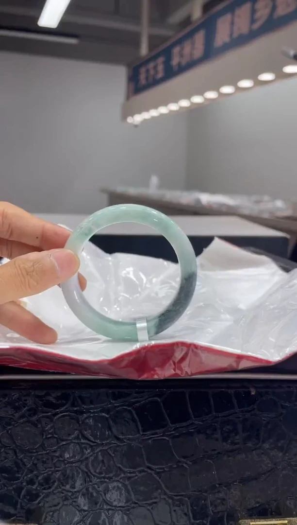 未镶嵌手镯翡翠4