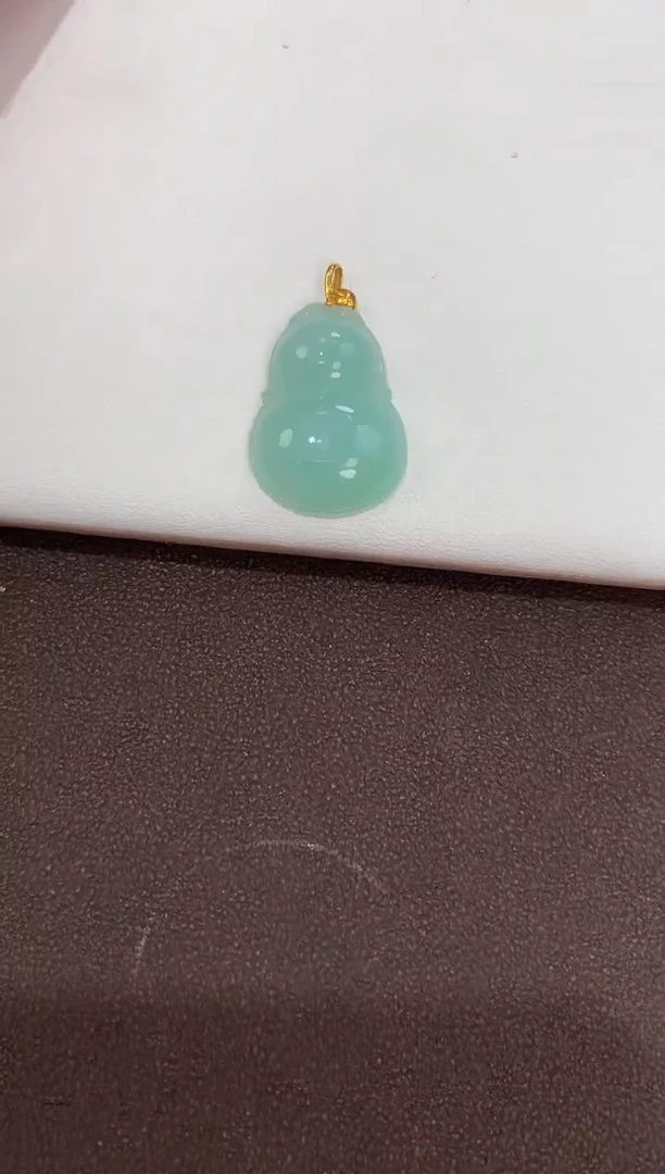 翡翠18K金镶嵌颈饰天然缅甸a货翡翠