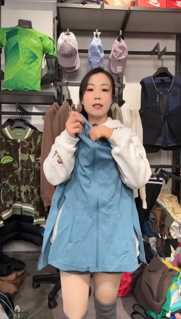 1001 编码 耐克卫衣服饰过款为准 尺码  S