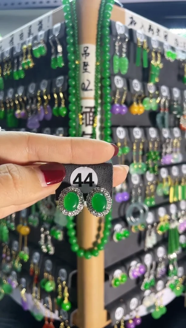 【闪购商品】翡翠耳饰银S925镶嵌44...