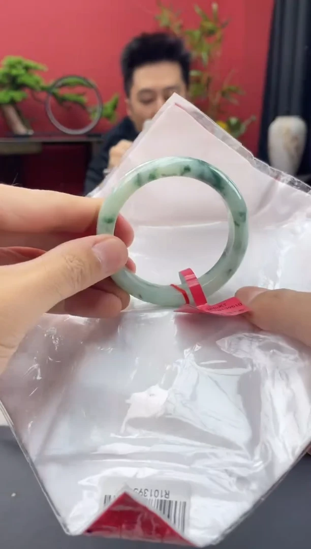 未镶嵌手镯翡翠10