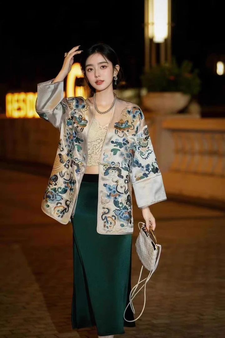 推荐 黑杏绿三色重工刺绣新中式时尚上衣国风民族风短外套