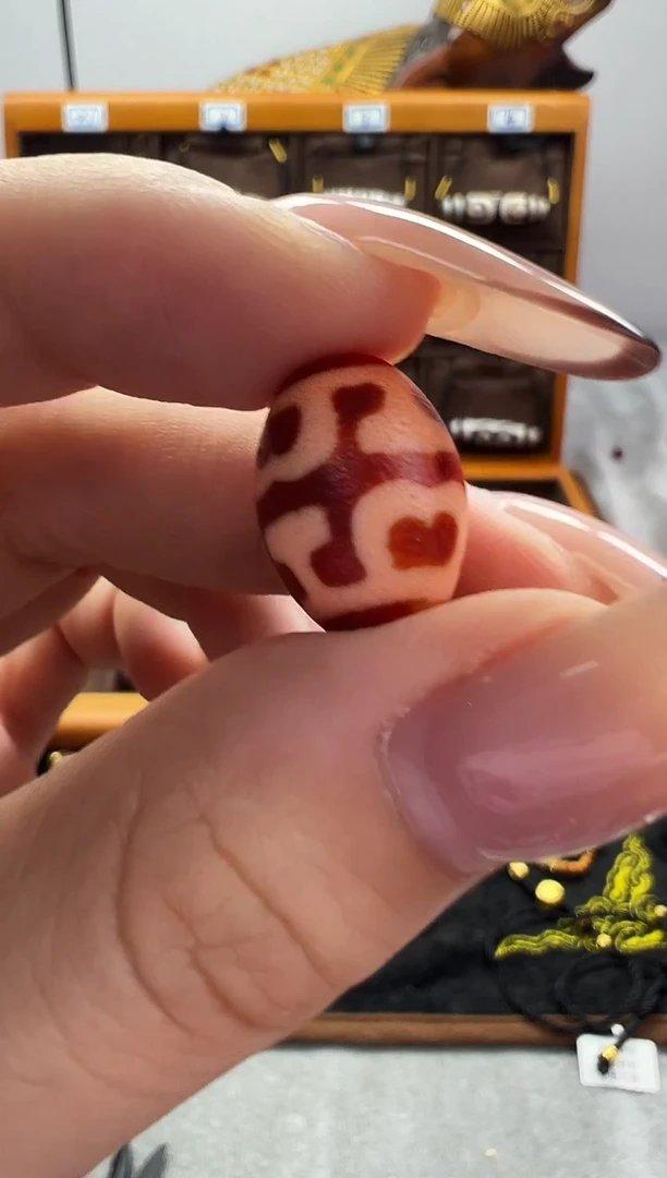 玛瑙/玉髓（覆膜）颈饰未镶嵌70.（微瑕）