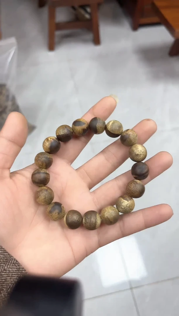 【闪购商品】沉香手串凹身1.3单圈13克-多样性发一