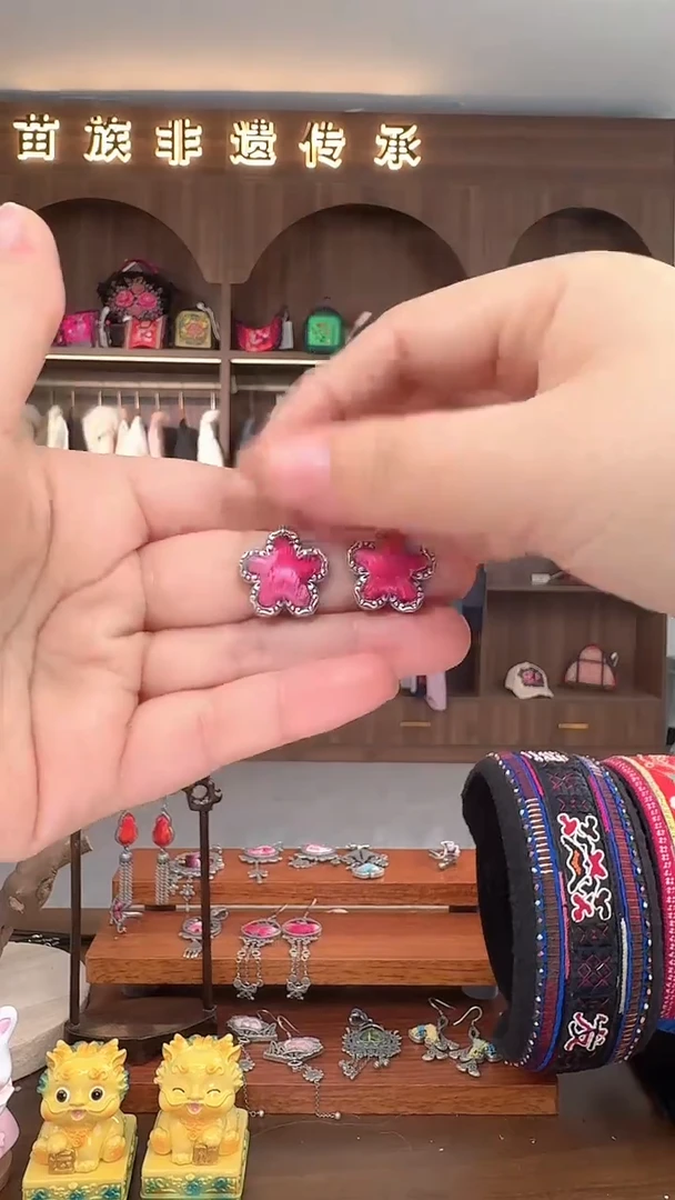 【闪购商品】织绣扶光苗绣传承68