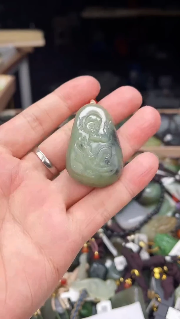 颈饰未镶嵌和田玉1