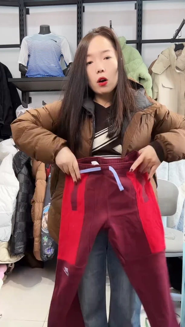2217  闪购编码  运动卫衣裤以直播间过款为准 尺码  ·  M