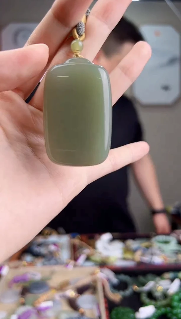 颈饰未镶嵌和田玉一物一证 拍一单发一个