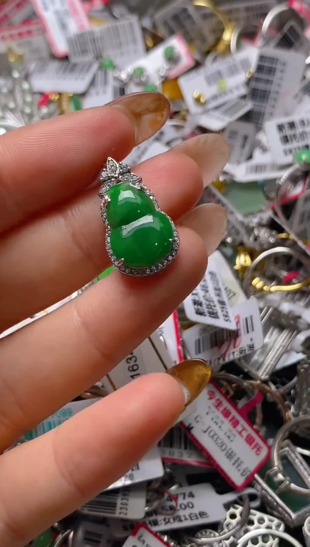 银S925镶嵌戒指翡翠百内无证书