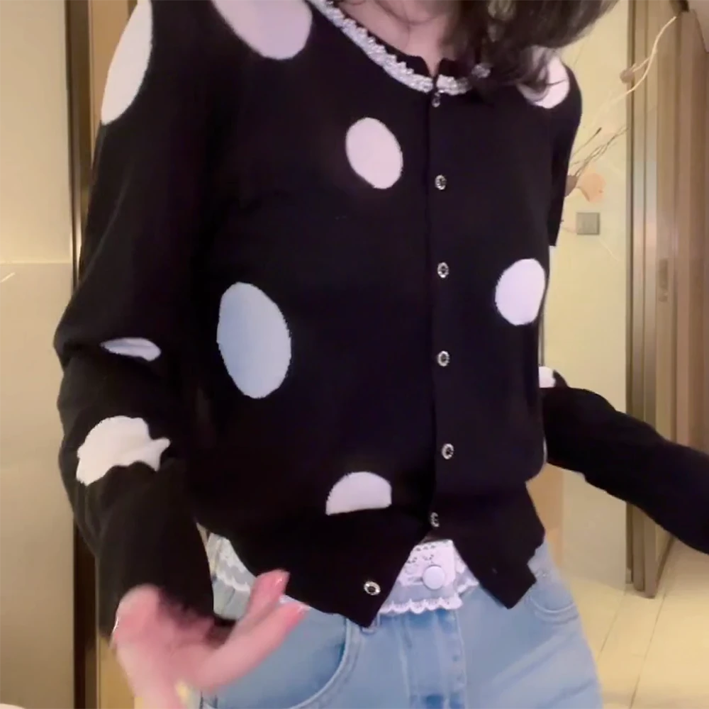 【圆舞曲】新款重工钉珠时尚百搭显瘦设计感圆领波点开衫针织衫女