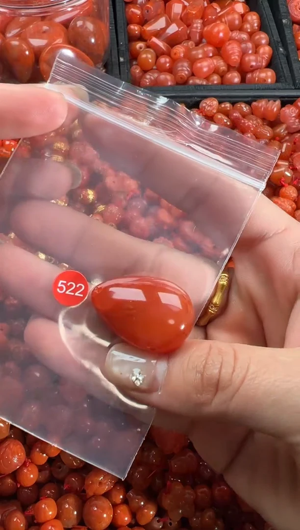 【闪购商品】南红玛瑙颈饰未镶嵌1