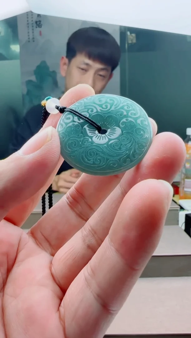 【闪购商品】翡翠颈饰未镶嵌花扣