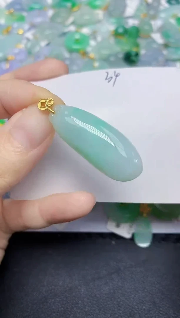 翡翠未镶嵌颈饰天然缅甸翡翠A货