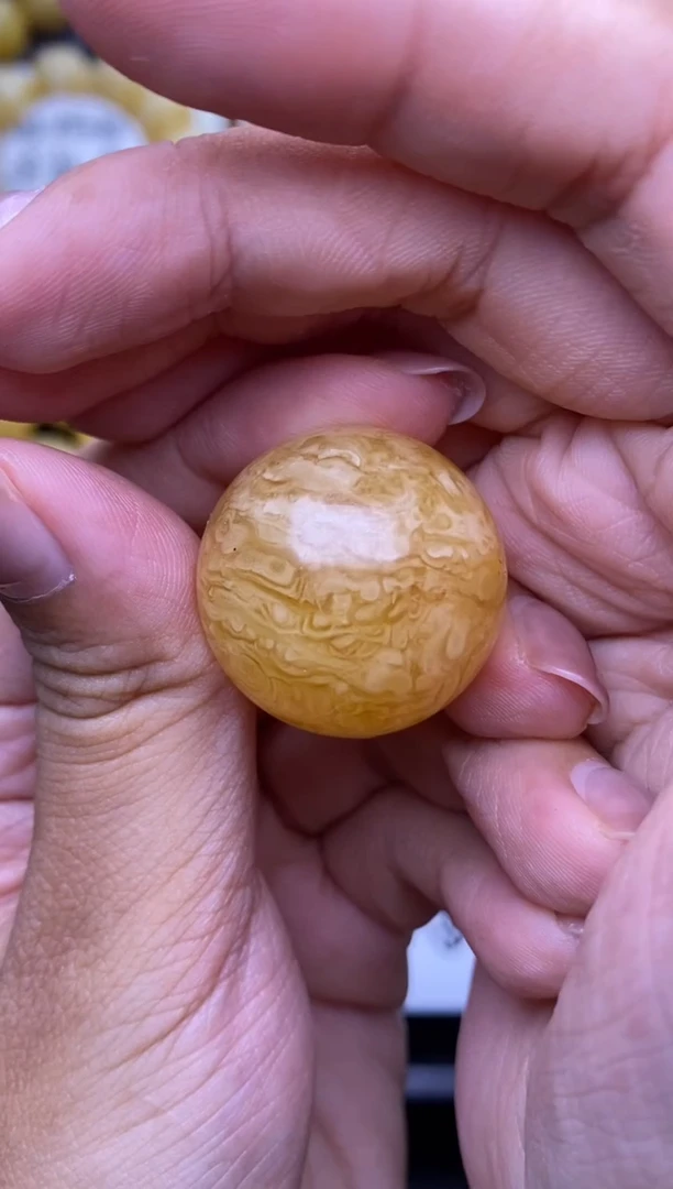 裸石琥珀未镶嵌 大小姐珠宝95