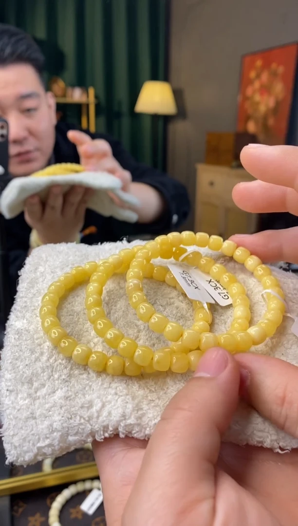 【闪购商品】蜜蜡手串未镶嵌7.3mm老型微瑕多样性发其一