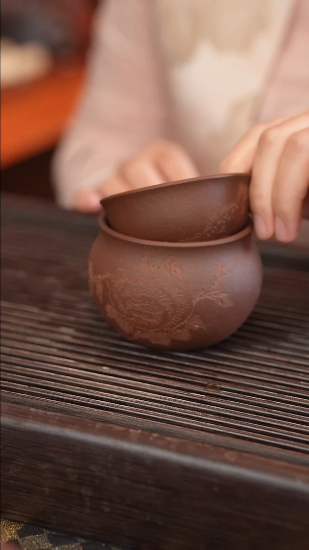 茶壶紫砂22个紫泥雕刻缸杯18目  雕刻随机