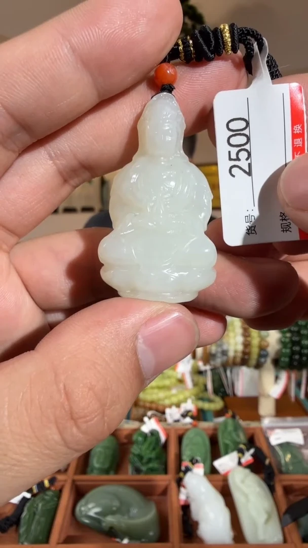 颈饰未镶嵌和田玉1