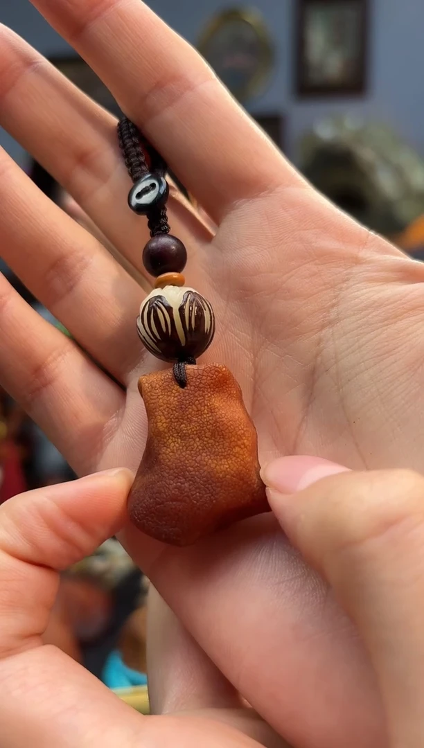 琥珀颈饰未镶嵌包挂