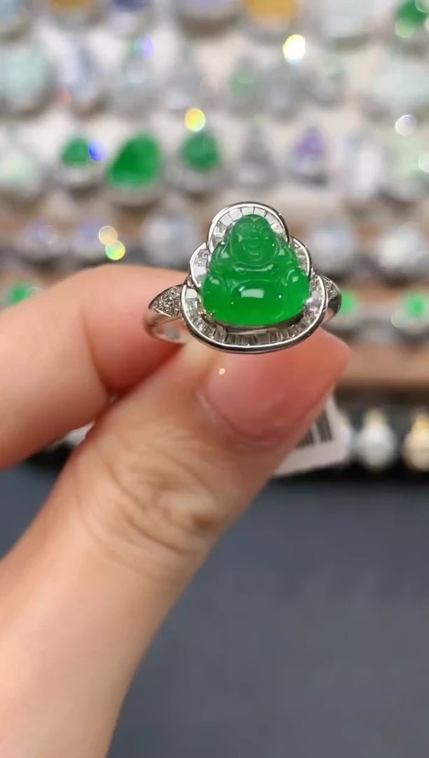 18K金镶嵌戒指翡翠q101