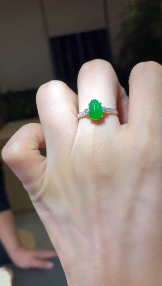 18K金镶嵌戒指翡翠|不退不换