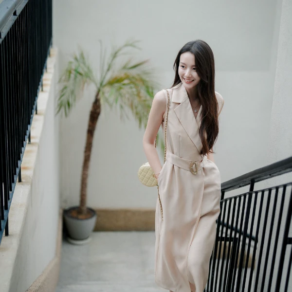 ELLASSAY歌力思夏季新款西装无袖法式收腰连衣裙女EWF352Y15800