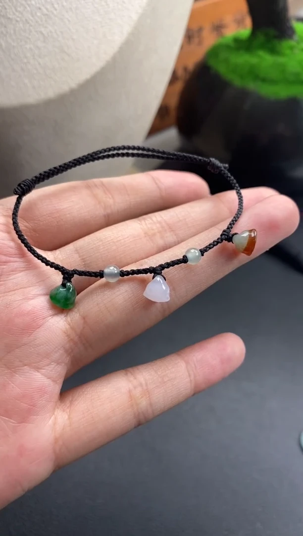 颈饰未镶嵌翡翠莲蓬手绳