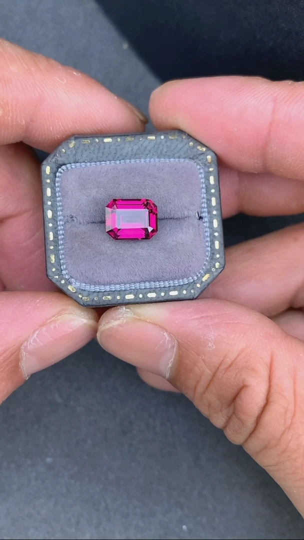 石榴石裸石未镶嵌3.045克拉