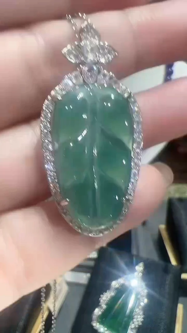 颈饰未镶嵌翡翠2025111642