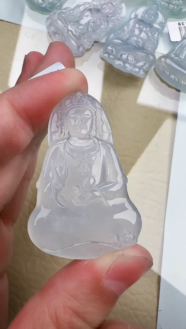 翡翠未镶嵌颈饰/缅甸天然翡翠A货
