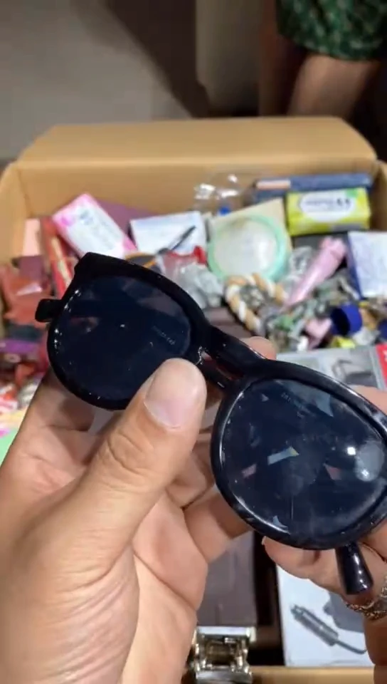 8新嗨**耶中古商品，瑕疵品，不保好坏。653